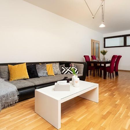 Prague Days - Family 2Bdr Apt - Garage Parking - Balcony Ngoại thất bức ảnh
