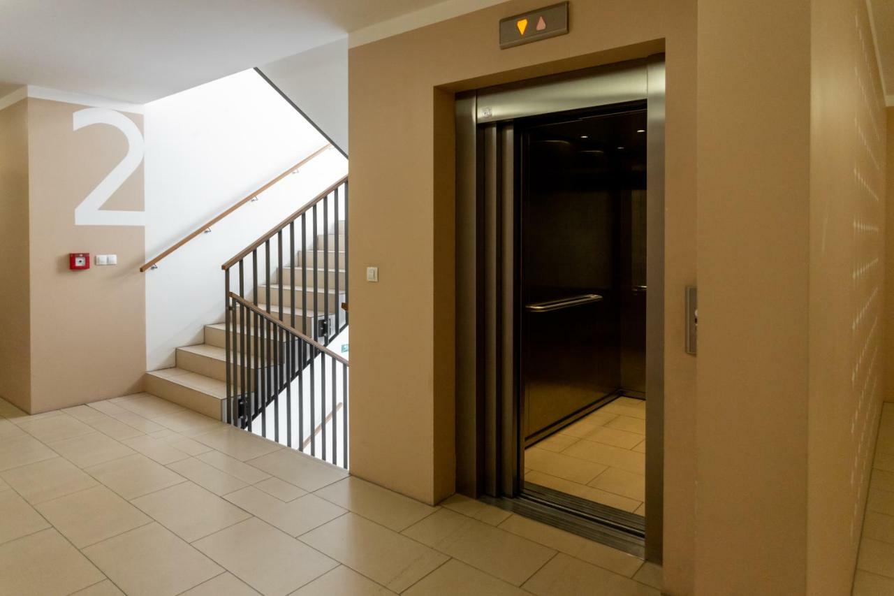 Prague Days - Family 2Bdr Apt - Garage Parking - Balcony Ngoại thất bức ảnh