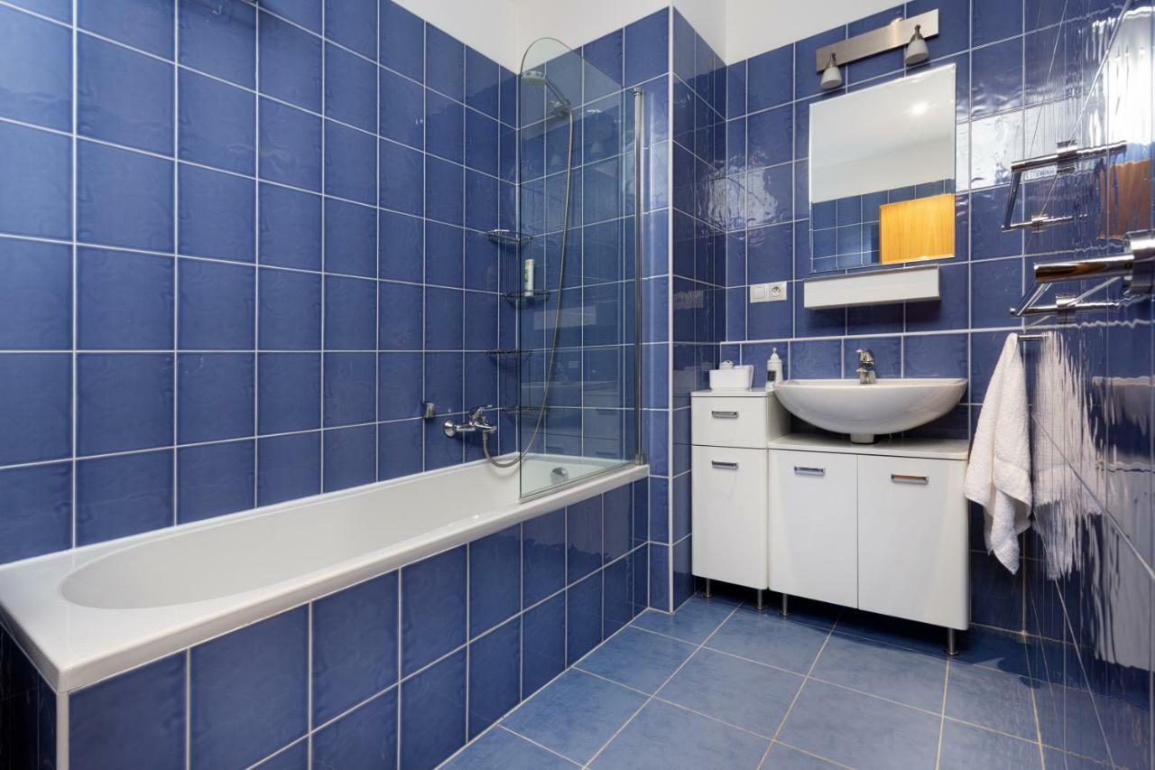 Prague Days - Family 2Bdr Apt - Garage Parking - Balcony Ngoại thất bức ảnh