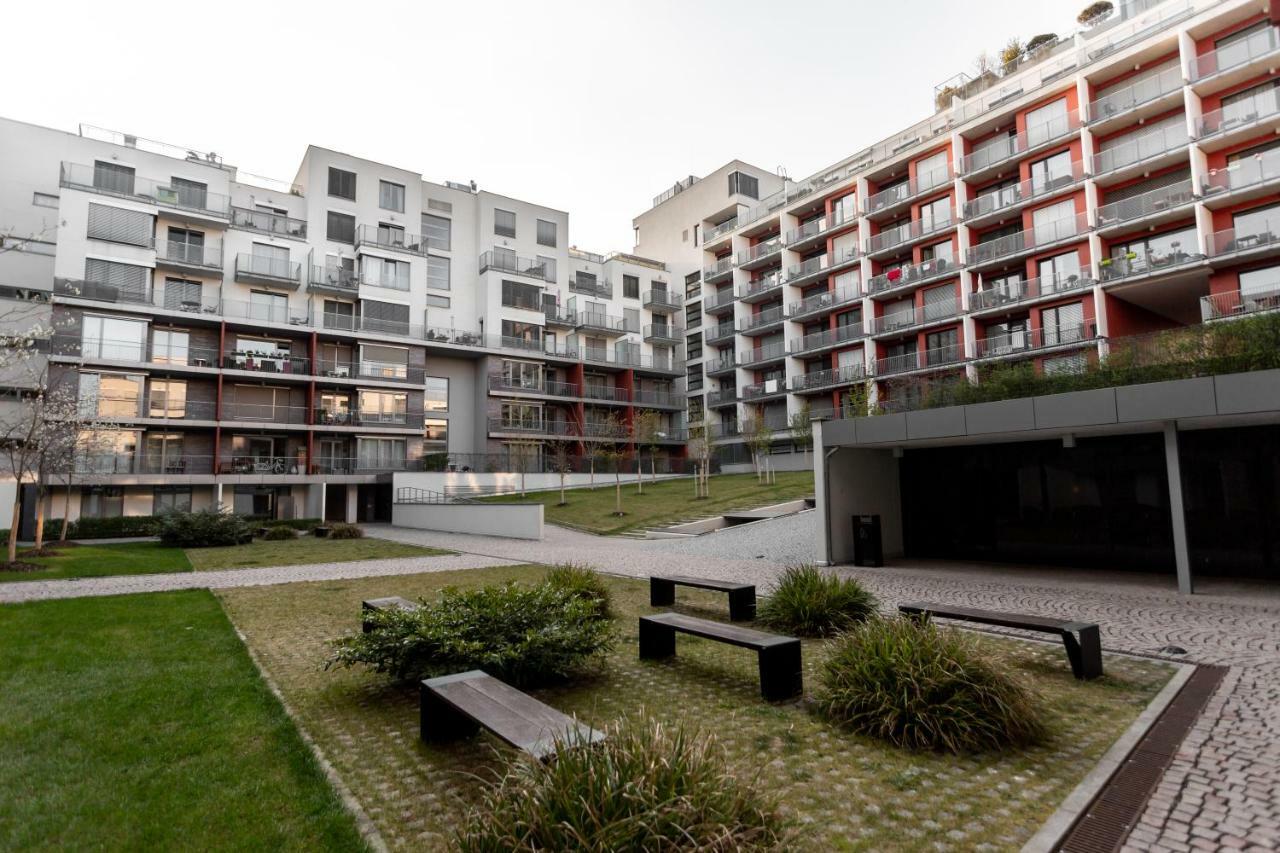 Prague Days - Family 2Bdr Apt - Garage Parking - Balcony Ngoại thất bức ảnh