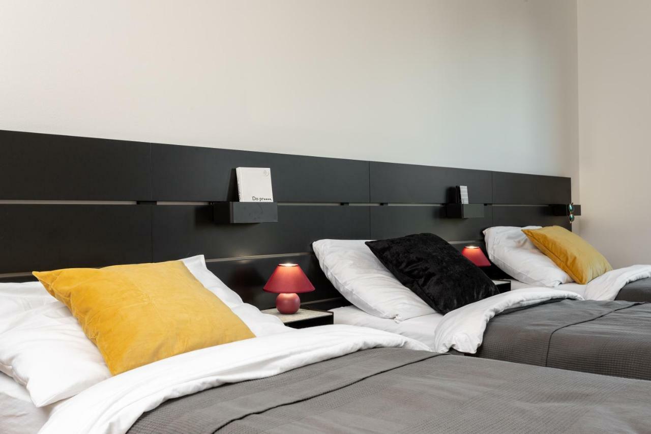 Prague Days - Family 2Bdr Apt - Garage Parking - Balcony Ngoại thất bức ảnh